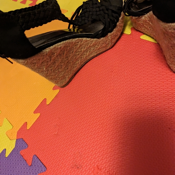 High Heels - Picture 3 of 3